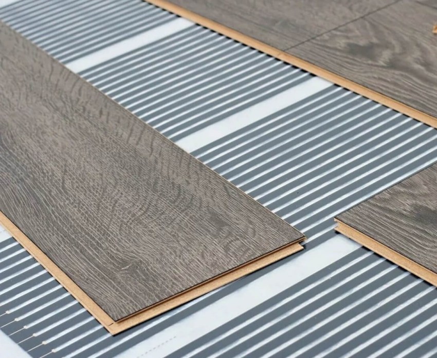 Quan es realitzin treballs d’instal·lació de pel·lícules IR, només s’han d’utilitzar tipus especials de laminats dissenyats només per a aquests sistemes Quan es realitzin treballs d’instal·lació de pel·lícules IR, només s’han d’utilitzar tipus especials de laminats dissenyats només per a aquests sistemes