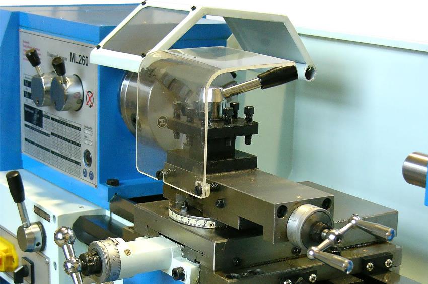 Należy pamiętać, że maszyny od mało znanych producentów o podobnych właściwościach mogą być znacznie gorsze pod względem jakości i niezawodności w porównaniu z jednostkami bardziej znanych marek