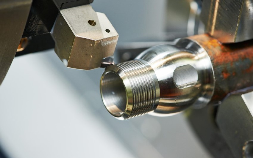 Tokarki do metalu firm OPTIMUM i JET dały się poznać jako niezawodne i trwałe jednostki