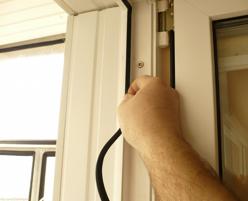 Izolarea ferestrelor este un punct foarte important în procesul de instalare. Izolarea ferestrelor este un punct foarte important în procesul de instalare.