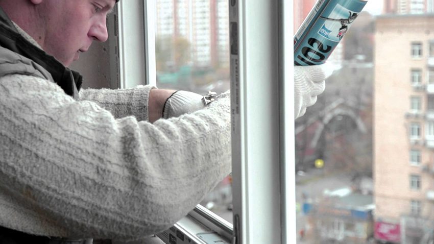 Pentru a fixa unitatea de sticlă, trebuie să utilizați benzi speciale Pentru a fixa unitatea de sticlă, trebuie să utilizați benzi speciale