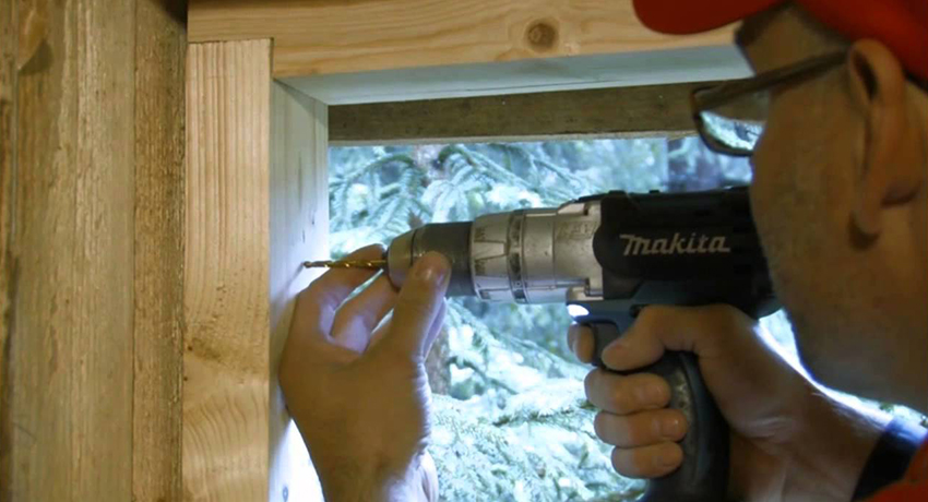 Cele mai populare soiuri de ace sunt într-un ghimpe monolit, într-un bar ipotecar și într-o punte Cele mai populare soiuri de ace sunt într-un ghimpe monolit, într-un bar ipotecar și într-o punte