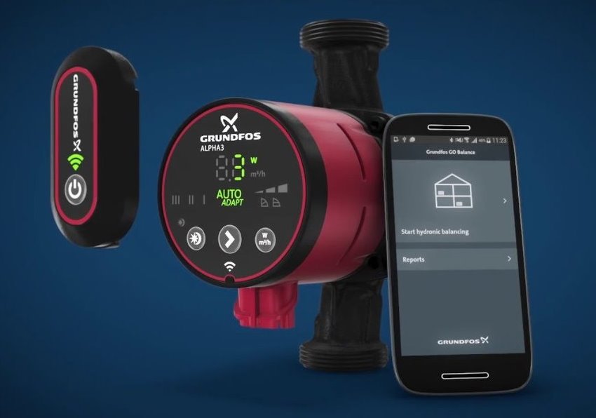 Das ALPHA3-Pumpenmodell ist mit einer speziellen Einheit ausgestattet, mit der Sie Daten über den Betrieb des Umwälzgeräts auf ein Smartphone übertragen können Das ALPHA3-Pumpenmodell ist mit einer speziellen Einheit ausgestattet, mit der Sie Daten über den Betrieb des Umwälzgeräts auf ein Smartphone übertragen können