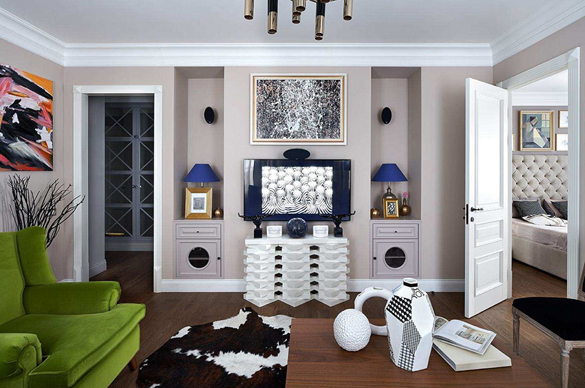 Hvide døre er mere praktiske end mørke, fordi støv er mindre synligt på dem. Hvide døre er mere praktiske end mørke, fordi støv er mindre synligt på dem.