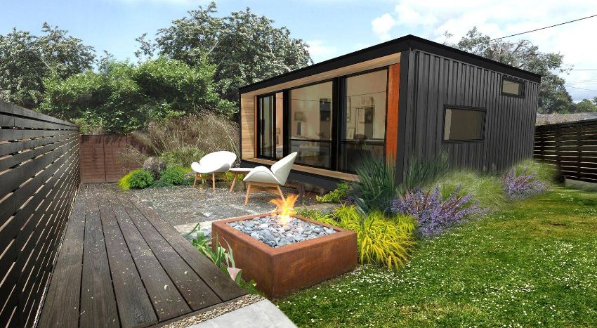 בית כפרי מסודר העשוי מגוש ימי משולב באופן אורגני בנוף היפה בית כפרי מסודר העשוי מגוש ימי משולב באופן אורגני בנוף היפה