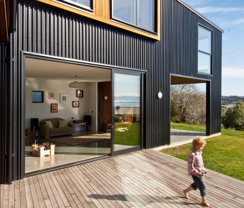 תוכלו לחתוך חלונות ודלתות במיכלים כרצונכם תוכלו לחתוך חלונות ודלתות במיכלים כרצונכם