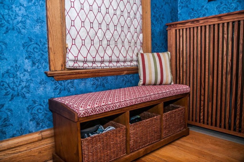 Screens are designed to protect against mechanical damage, especially for fragile cast iron radiators Screens are designed to protect against mechanical damage, especially for fragile cast iron radiators