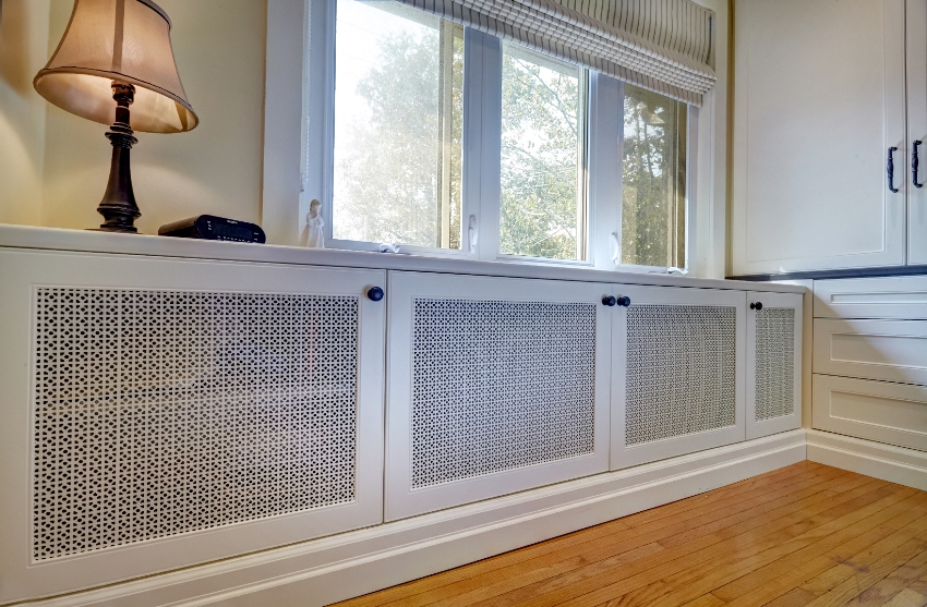 The screen is easy to install by yourself and does not need special care The screen is easy to install by yourself and does not need special care