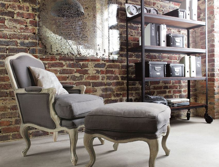 Um einen separaten Teil des Raums auszuwählen, der die semantische Hauptlast aufweist, können Sie die gesamte Oberfläche mit einem Ziegelstein dekorieren Um einen separaten Teil des Raums auszuwählen, der die semantische Hauptlast aufweist, können Sie die gesamte Oberfläche mit einem Ziegelstein dekorieren