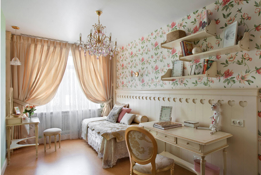 Przykład dekoracji pokoju dziewczynki tapetą z nadrukiem kwiatów Przykład dekoracji pokoju dziewczynki tapetą z nadrukiem kwiatów