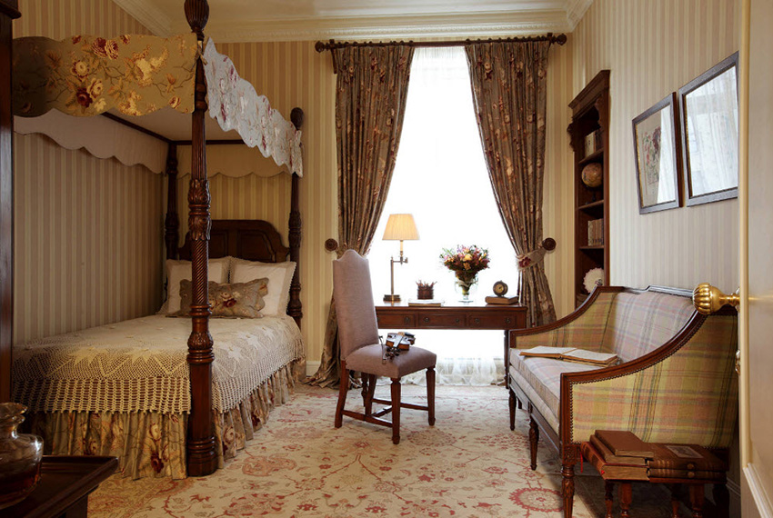 Najważniejszym kryterium wyboru materiału wykończeniowego do dekoracji pokoju dziecięcego jest bezpieczeństwo, dlatego tapeta powinna być przyjazna dla środowiska Najważniejszym kryterium wyboru materiału wykończeniowego do dekoracji pokoju dziecięcego jest bezpieczeństwo, dlatego tapeta powinna być przyjazna dla środowiska