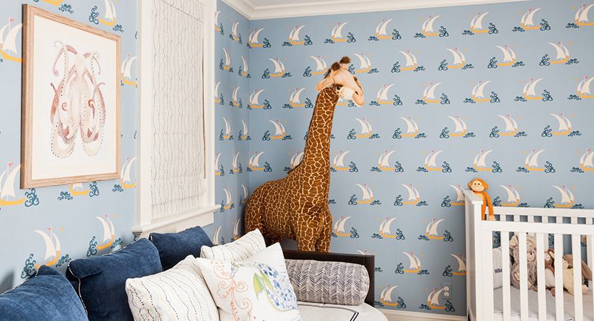 Przed zakupem tapety możesz skonsultować się z dzieckiem w sprawie jej wzoru. Tapeta do pokoju dziecięcego dla chłopca: wybór wykończeń uwzględniający wiek dziecka