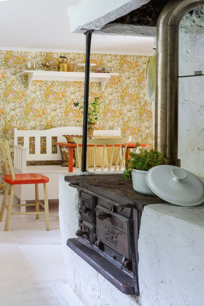 Kolorystyka wnętrz prowansalskich powinna być jasna i ciepła, nadmierna jasność w takim projekcie jest nie do przyjęcia Kolorystyka wnętrz prowansalskich powinna być jasna i ciepła, nadmierna jasność w takim projekcie jest nie do przyjęcia