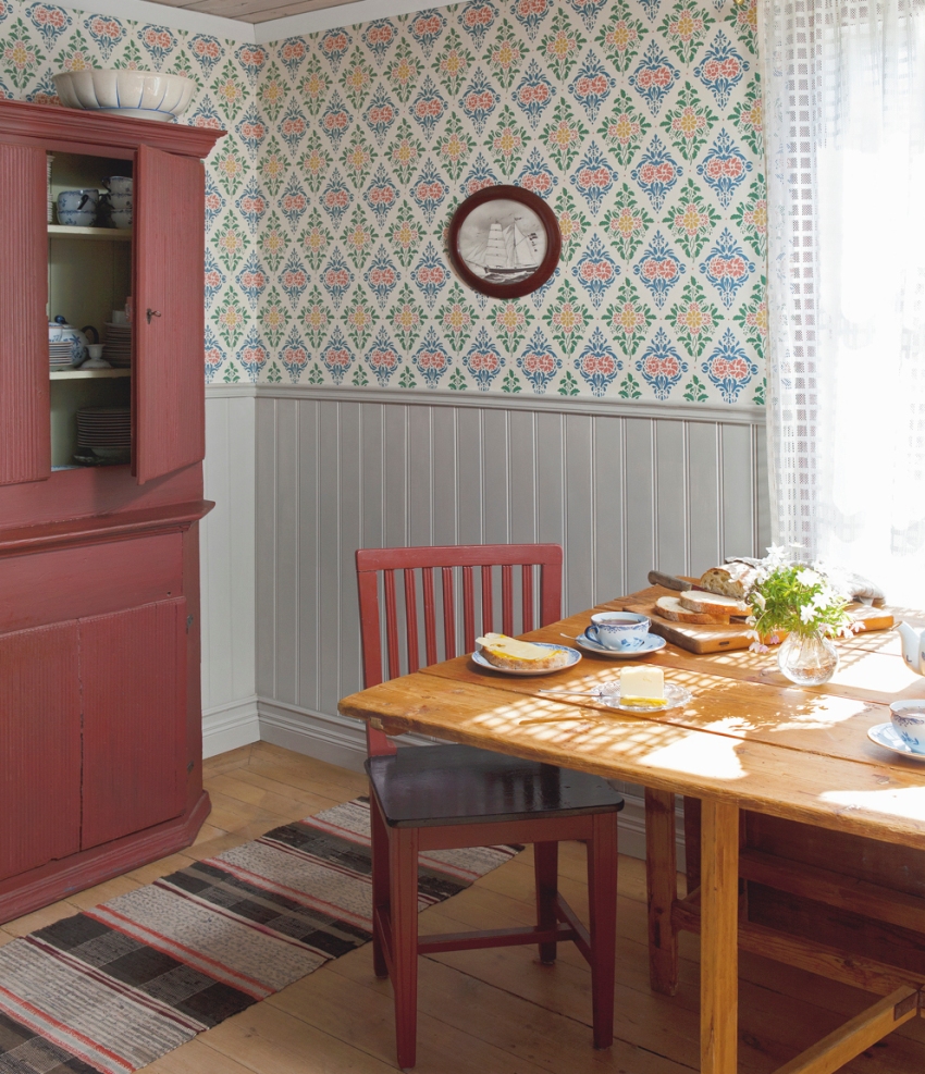 Do kuchni należy wybrać tapetę w stylu prowansalskim, koncentrując się na możliwości harmonijnego połączenia z innymi materiałami wykończeniowymi Do kuchni należy wybrać tapetę w stylu prowansalskim, koncentrując się na możliwości harmonijnego połączenia z innymi materiałami wykończeniowymi