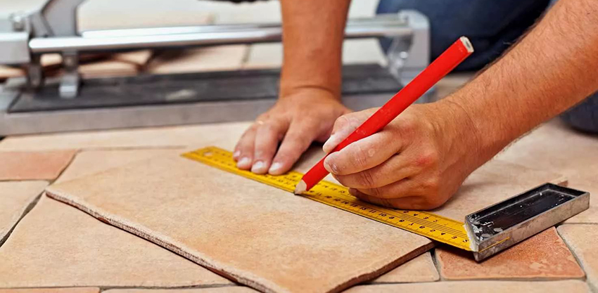 For at installationen af fliser skal lykkes, skal du følge algoritmen for arbejdet For at installationen af fliser skal lykkes, skal du følge algoritmen for arbejdet