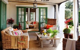 Jednokatni projekt kuće s terasom: moderne ideje i dizajnerska rješenja