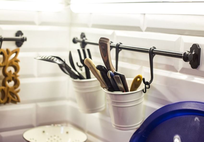 Per a diferents dissenys de cuina, podeu triar una barana que coincideixi amb l'estil i el color de l'habitació Per a diferents dissenys de cuina, podeu triar una barana que coincideixi amb l'estil i el color de l'habitació