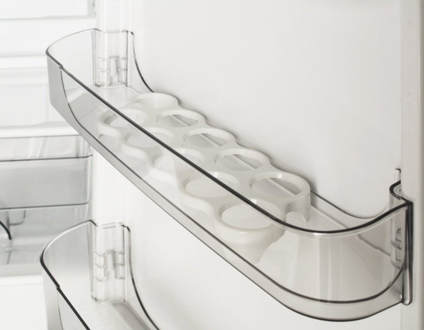 O refrigerador ATLANT XM 4214-000 está equipado com várias prateleiras para o armazenamento conveniente de vários tipos de alimentos O refrigerador ATLANT XM 4214-000 está equipado com várias prateleiras para o armazenamento conveniente de vários tipos de alimentos