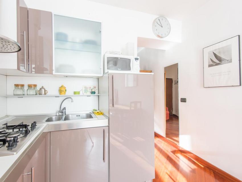 Modelos de geladeiras embutidas são revestidas com um material semelhante à fachada de um conjunto de cozinha Modelos de geladeiras embutidas são revestidas com um material semelhante à fachada de um conjunto de cozinha