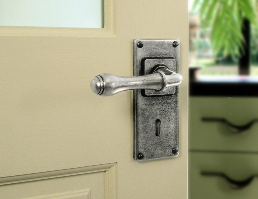 มือจับประตูโลหะสไตล์วินเทจ มือจับประตูโลหะสไตล์วินเทจ