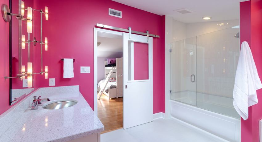 Gardinet kan være lavet af gennemsigtigt glas eller frostet Gardinet kan være lavet af gennemsigtigt glas eller frostet