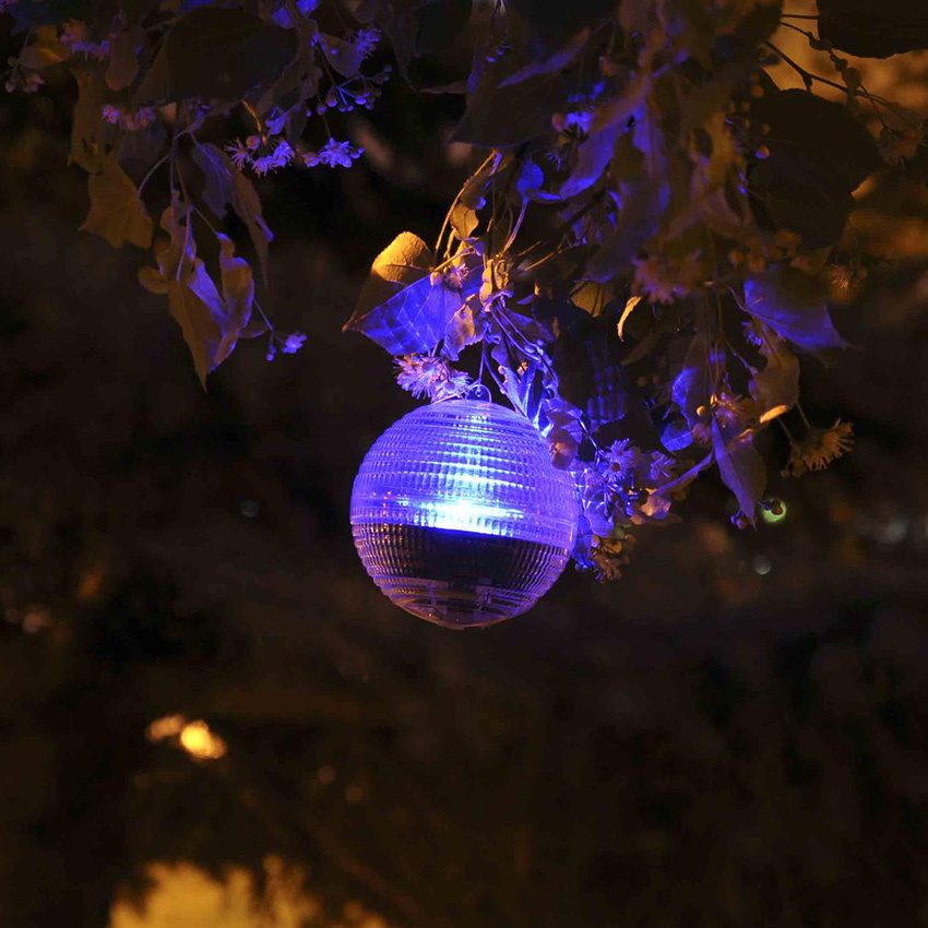 Den relativt lave lysstrøm af armaturer med accent er beregnet til at markere et sted, ikke for at belyse en genstand eller sti Den relativt lave lysstrøm af armaturer med accent er beregnet til at markere et sted, ikke for at belyse en genstand eller sti