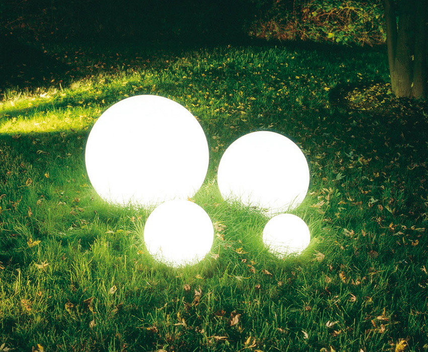 Lyse lysdioder forbruger ikke energi til overskydende varmestråling som konventionelle glødelamper Lyse lysdioder forbruger ikke energi til overskydende varmestråling som konventionelle glødelamper