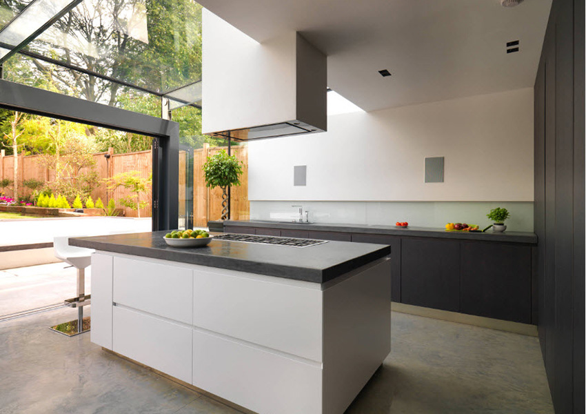 למכסה מנוע גדול יותר כמעט אותו מחיר כמו לדגם קטן יותר למכסה מנוע גדול יותר כמעט אותו מחיר כמו לדגם קטן יותר