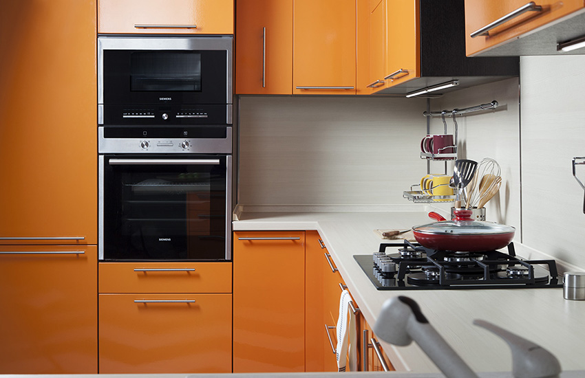 תנור מובנה במטבח תנור מובנה במטבח