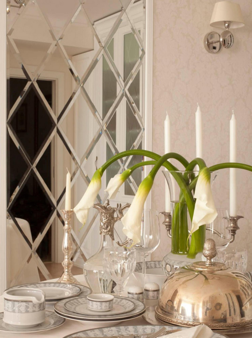 À l'aide de carreaux de miroir, vous pouvez agrandir visuellement une petite pièce À l'aide de carreaux de miroir, vous pouvez agrandir visuellement une petite pièce