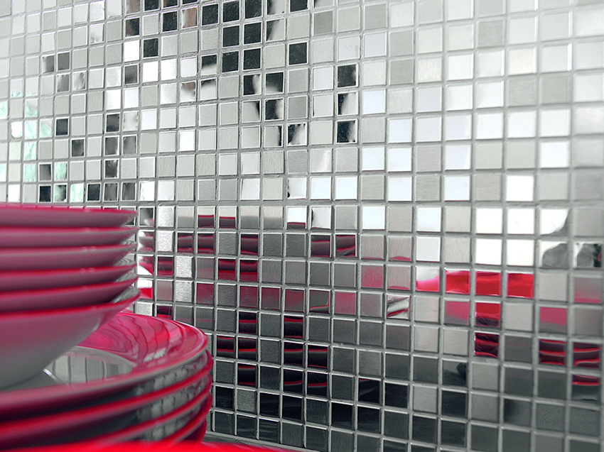 La mosaïque de miroir est élégante et élégante, va bien avec de grands carreaux La mosaïque de miroir est élégante et élégante, va bien avec de grands carreaux