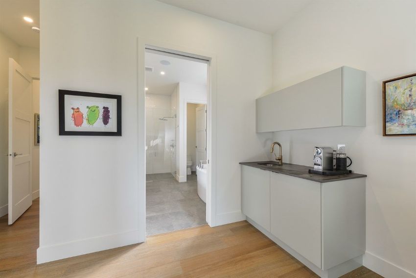 Bijeli zidovi i bijele letve izgledaju nevjerojatno lijepo u interijeru Bijeli zidovi i bijele letve izgledaju nevjerojatno lijepo u interijeru