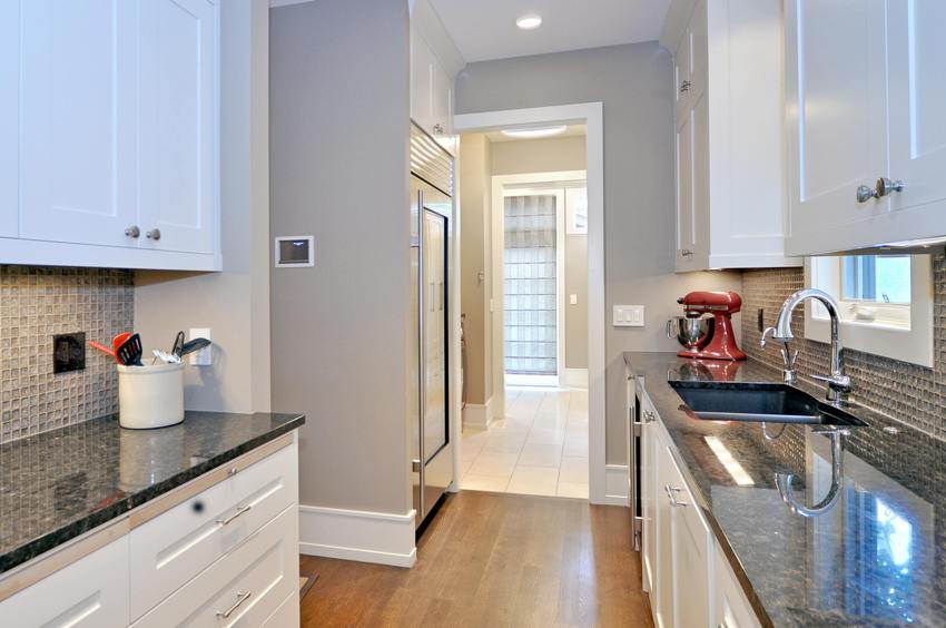 PVC lajsne idealne su za upotrebu u vlažnim prostorima - kupaonicama i kuhinjama PVC lajsne idealne su za upotrebu u vlažnim prostorima - kupaonicama i kuhinjama