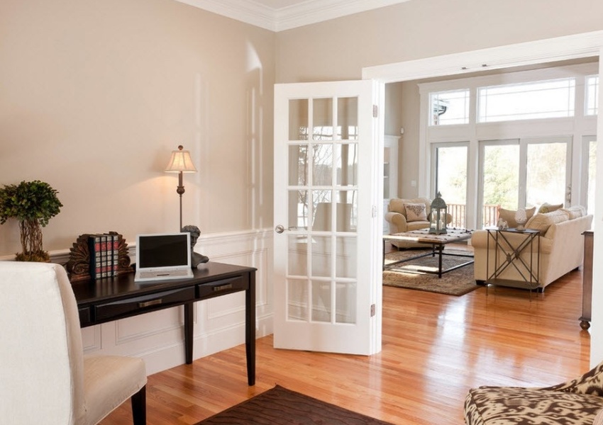 MDF lajsne izrađene su u raznim nijansama, ali bijele izgledaju elegantnije u interijeru MDF lajsne izrađene su u raznim nijansama, ali bijele izgledaju elegantnije u interijeru