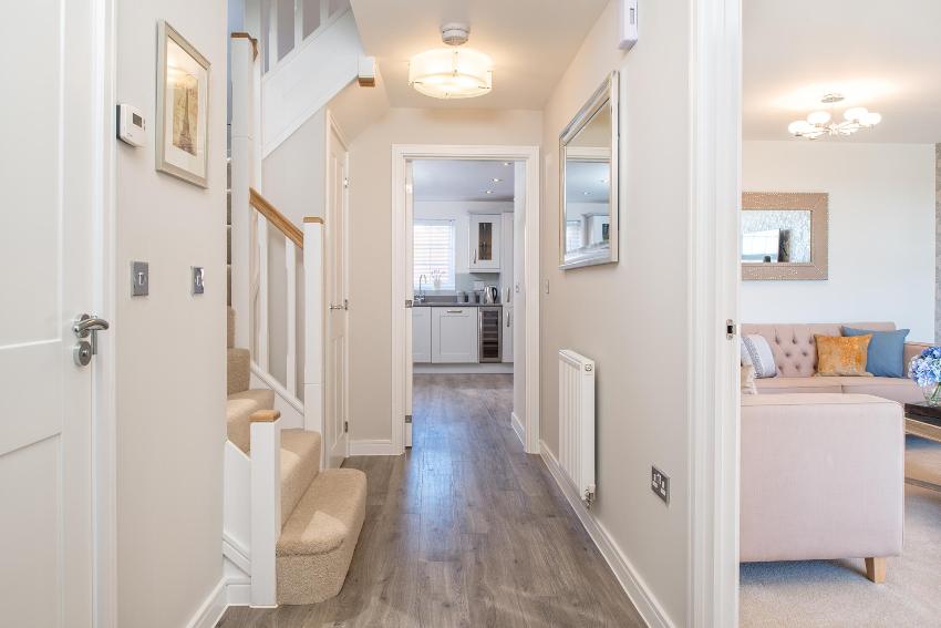 Bijele letve izgledaju lijepo u kombinaciji s tamnijim podnicama Bijele letve izgledaju lijepo u kombinaciji s tamnijim podnicama