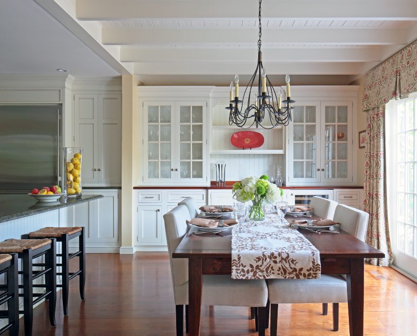 Интериорът в стила на Прованс съчетава провинциален уют, комфорт, както и луксозна античност Интериорът в стила на Прованс съчетава провинциален уют, комфорт, както и луксозна античност