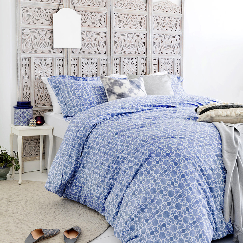 Upang maingat na bumuo ng isang panloob na disenyo, kailangan mong pamilyar ang iyong sarili sa mga umiiral na mga estilo. Upang maingat na bumuo ng isang panloob na disenyo, kailangan mong pamilyar ang iyong sarili sa mga umiiral na mga estilo.