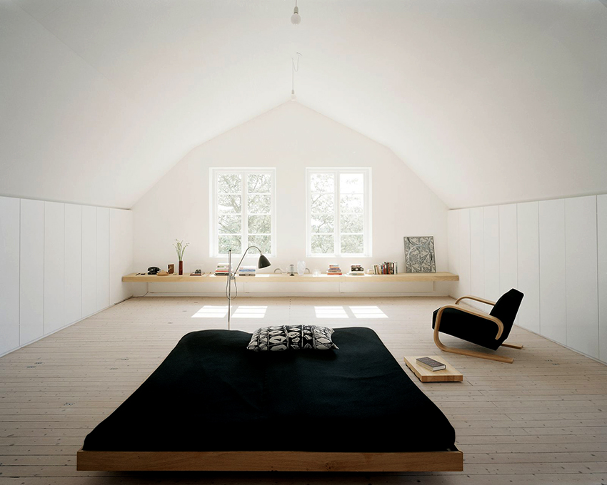 Ang disenyo ng isang silid-tulugan na istilo ng Hapon ay dapat na maingat na isaalang-alang, dahil ang panloob ay dapat maging makabuluhan at gumagana. Ang disenyo ng isang silid-tulugan na istilo ng Hapon ay dapat na maingat na isaalang-alang, dahil ang panloob ay dapat maging makabuluhan at gumagana.