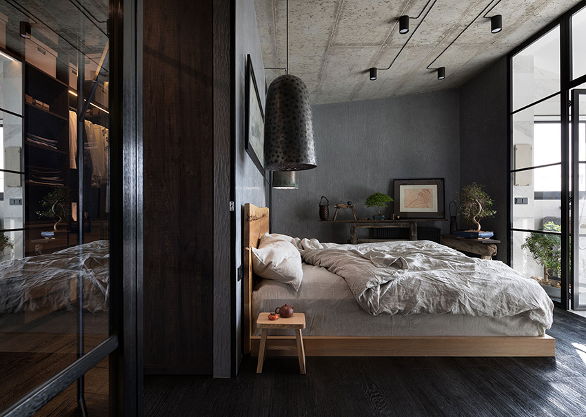 Sa istilo ng Hapon, hindi inirerekumenda na gumamit ng masyadong maliliwanag na kulay, ang kagustuhan ay dapat ibigay sa natural shade Sa istilo ng Hapon, hindi inirerekumenda na gumamit ng masyadong maliliwanag na kulay, ang kagustuhan ay dapat ibigay sa natural shade