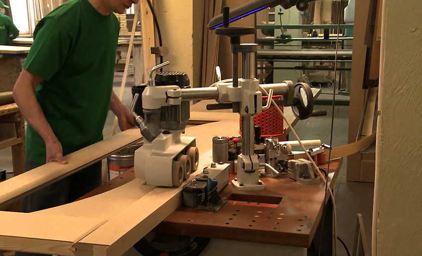 Za proizvodnju vrata od eko-furnira potrebne su posebne preše Za proizvodnju vrata od eko-furnira potrebne su posebne preše