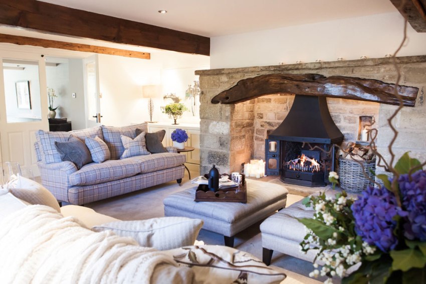 Ang luntiang luho, pathos at kayabangan ay alien sa istilo ng Provence, walang lugar para sa mga elemento ng ginintuang palamuti dito Ang luntiang luho, pathos at kayabangan ay alien sa istilo ng Provence, walang lugar para sa mga elemento ng ginintuang palamuti dito