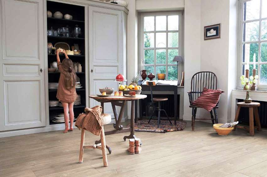 Tốt hơn là chọn laminate cho nhà bếp có bề mặt thô. Tốt hơn là chọn laminate cho nhà bếp có bề mặt thô.