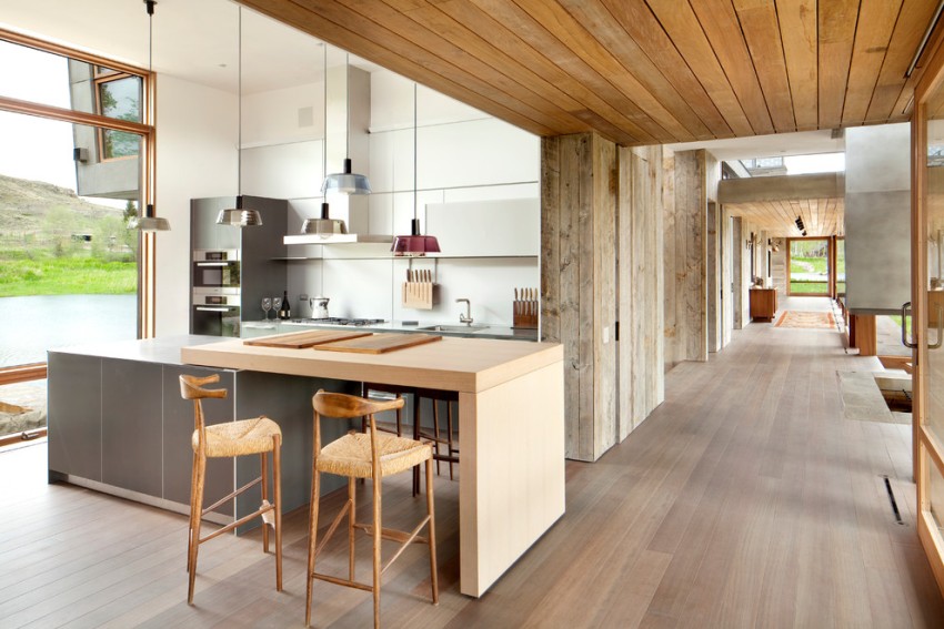 Nhiều người mua khẳng định trong các bài đánh giá rằng laminate chống thấm nước có tuổi thọ cao hơn, ít bị trầy xước và có thể chịu được ngay cả những vùng vịnh và lũ lụt lớn. Nhiều người mua khẳng định trong các bài đánh giá rằng laminate chống thấm nước có tuổi thọ cao hơn, ít bị trầy xước và có thể chịu được ngay cả những vùng vịnh và lũ lụt lớn.