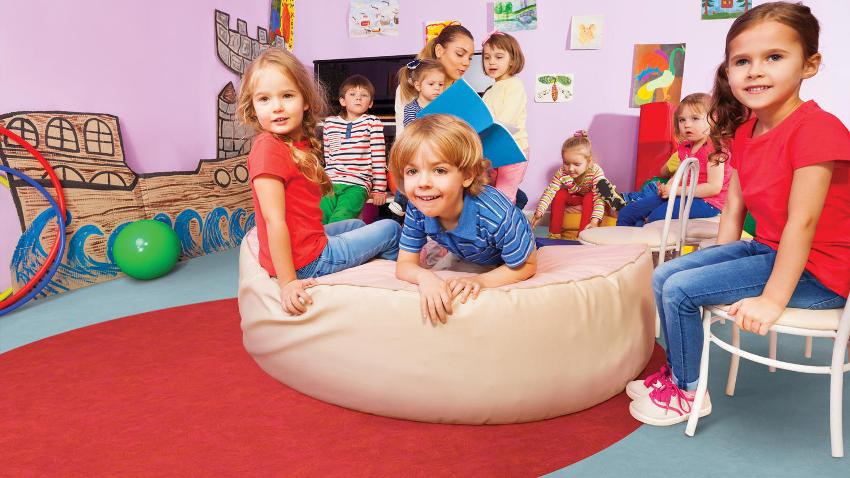 Linoleum heterogen conține de obicei un substrat și se caracterizează prin proprietăți de izolare fonică și termică, prin urmare este mai solicitat Linoleum heterogen conține de obicei un substrat și se caracterizează prin proprietăți de izolare fonică și termică, prin urmare este mai solicitat