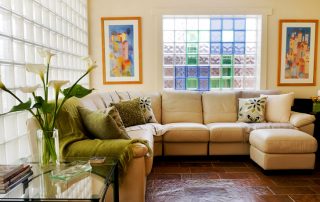 גושי זכוכית בחלק הפנימי של הנחות למטרות שונות עם רעיונות לצילום