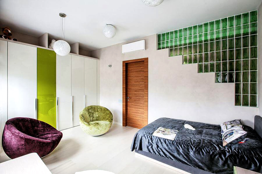 גושי זכוכית יכולים להיות שקופים או מטים, כמו גם עם משטח חלק או מובלט גושי זכוכית יכולים להיות שקופים או מטים, כמו גם עם משטח חלק או מובלט