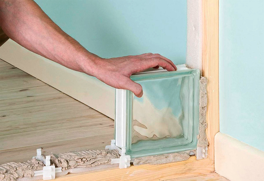 להנחה תצטרך תמיסת דבק, צלבים, מוטות חיזוק, מפלס ודיס להנחה תצטרך תמיסת דבק, צלבים, מוטות חיזוק, מפלס ודיס