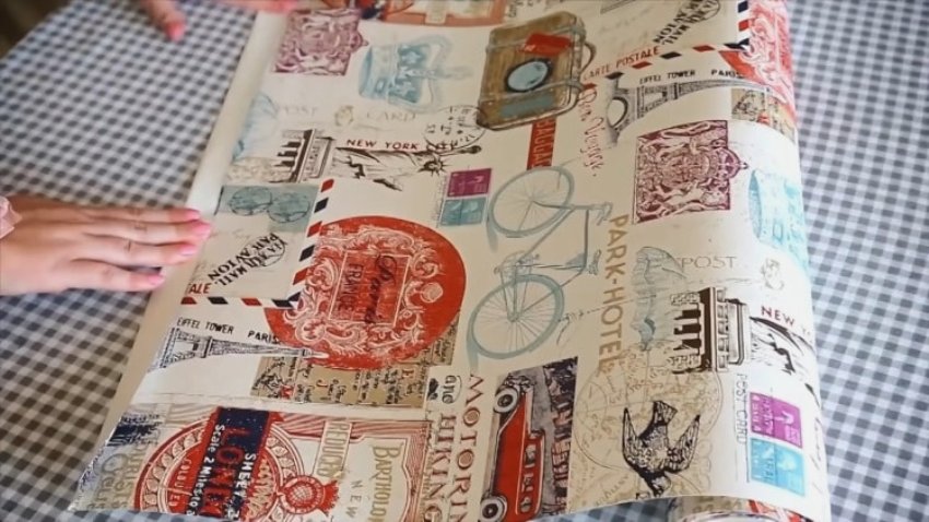 Det er vigtigt, at alle folder har samme størrelse bortset fra den allerførste, hvor gardinet hænges op. Det er vigtigt, at alle folder har samme størrelse bortset fra den allerførste, hvor gardinet hænges op.