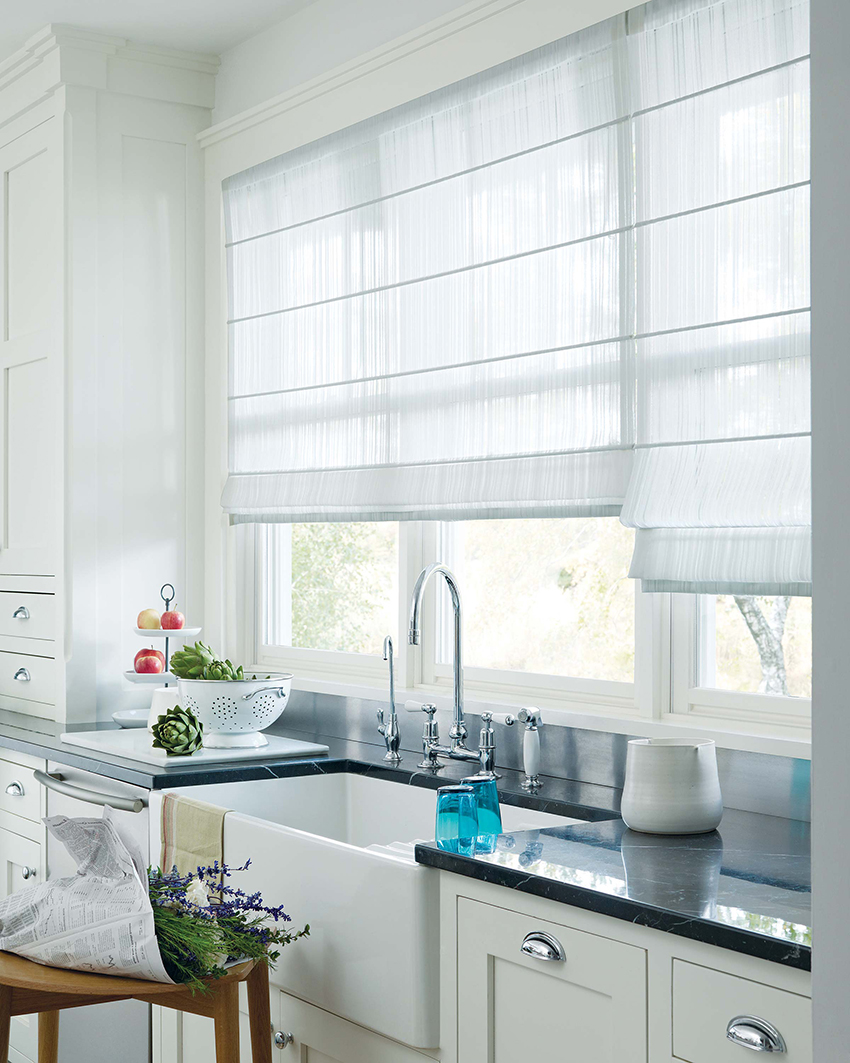 Stofgardiner er imprægneret med en speciel forbindelse for at beskytte mod lugt og snavs Stofgardiner er imprægneret med en speciel forbindelse for at beskytte mod lugt og snavs