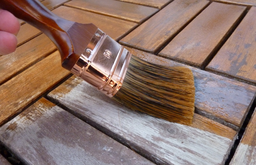 Efter påføring af antiseptisk middel kan træet skifte lidt skygge. Efter påføring af antiseptisk middel kan træet skifte lidt skygge.